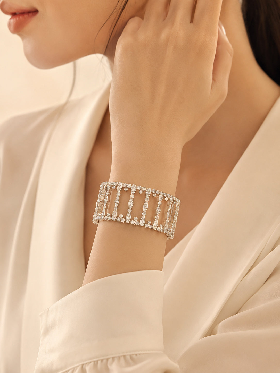 Aanura Radiant Links Bracelet