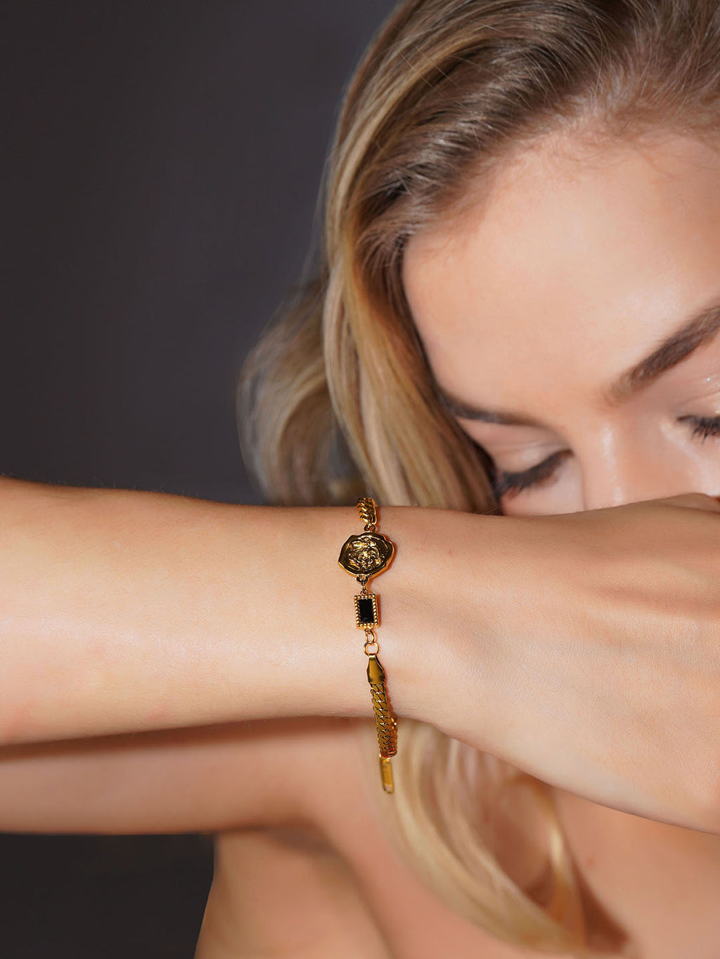 Aanura Half-Link Adjustable Gold Bracelet