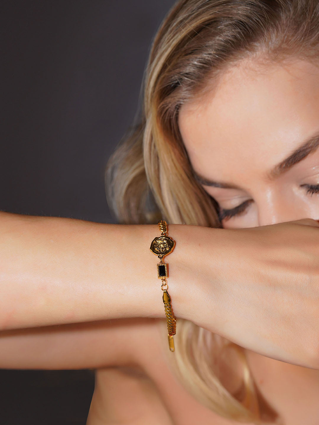 Aanura Half-Link Adjustable Gold Bracelet