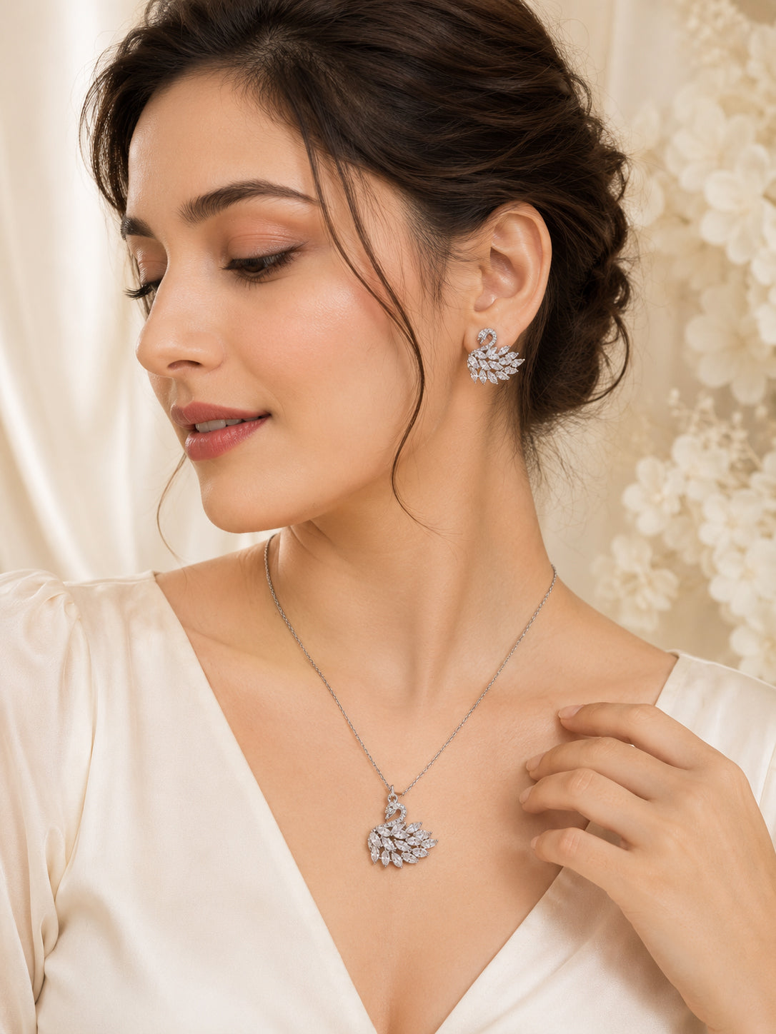 Aanura Leaf Cluster Necklace & Earrings Set