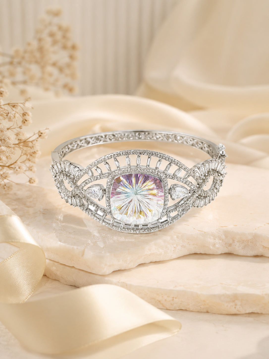 Aanura Emerald Royale Gold Bracelet