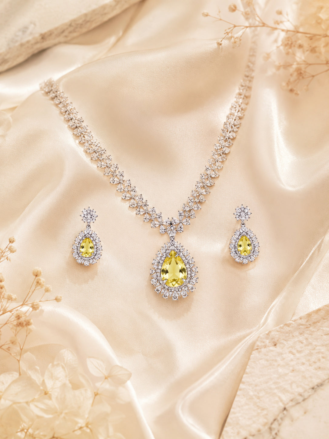 Aanura Royal Black Teardrop Necklace Set