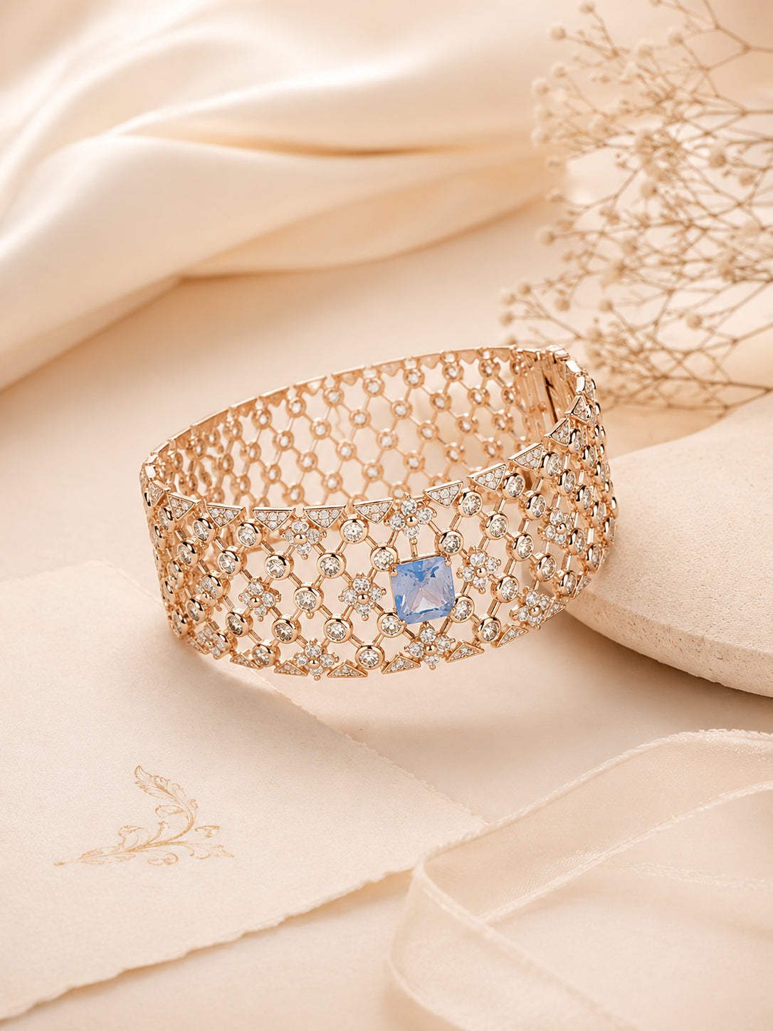 Aanura Emerald Glow Rose Bracelet