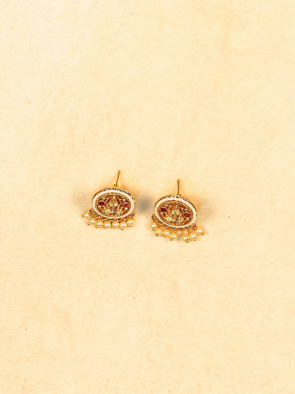 Aanura Traditional Necklace Set in Gold-Plated Finish