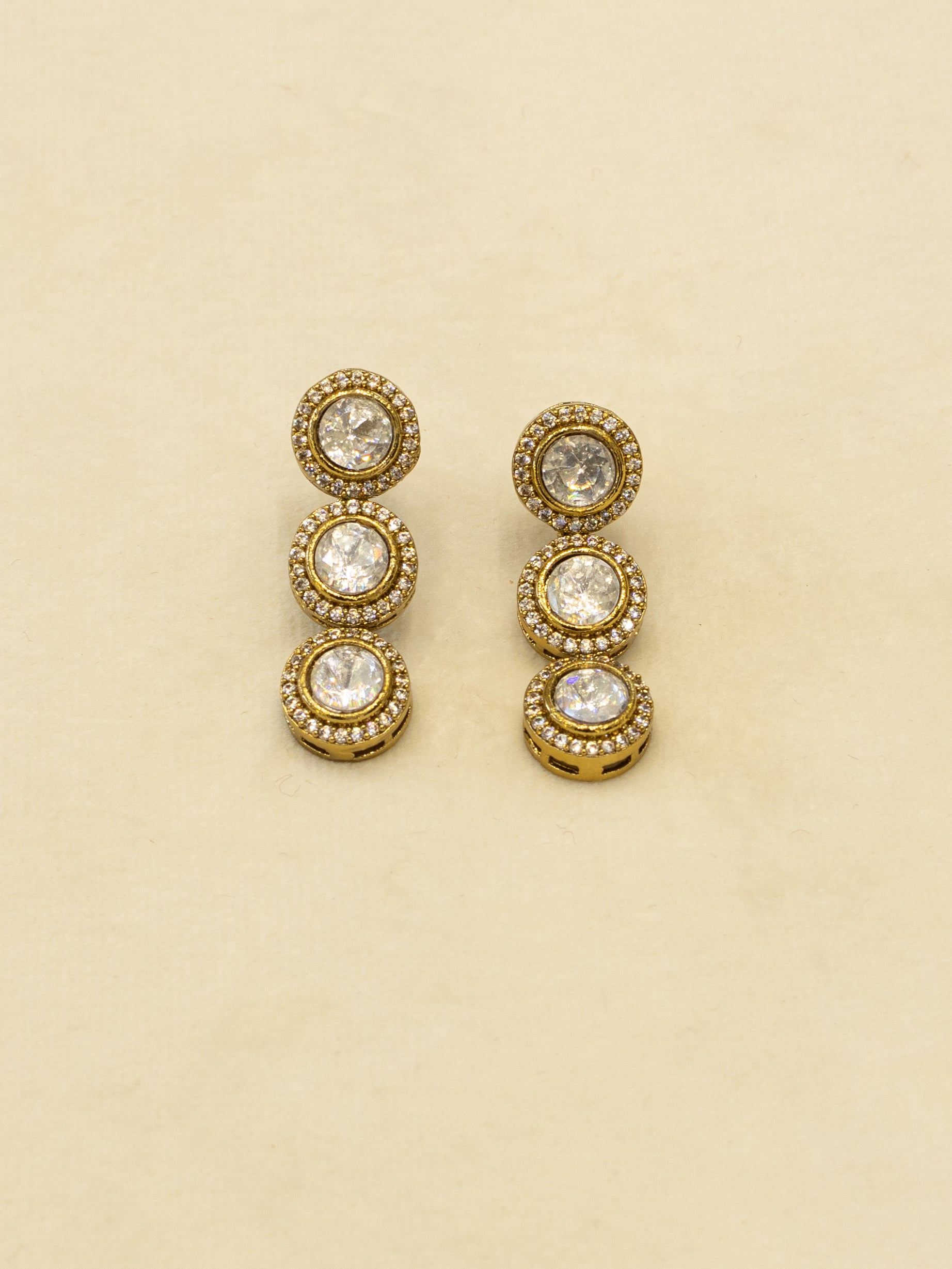 Aanura Double Layer Round Kundan Necklace Set