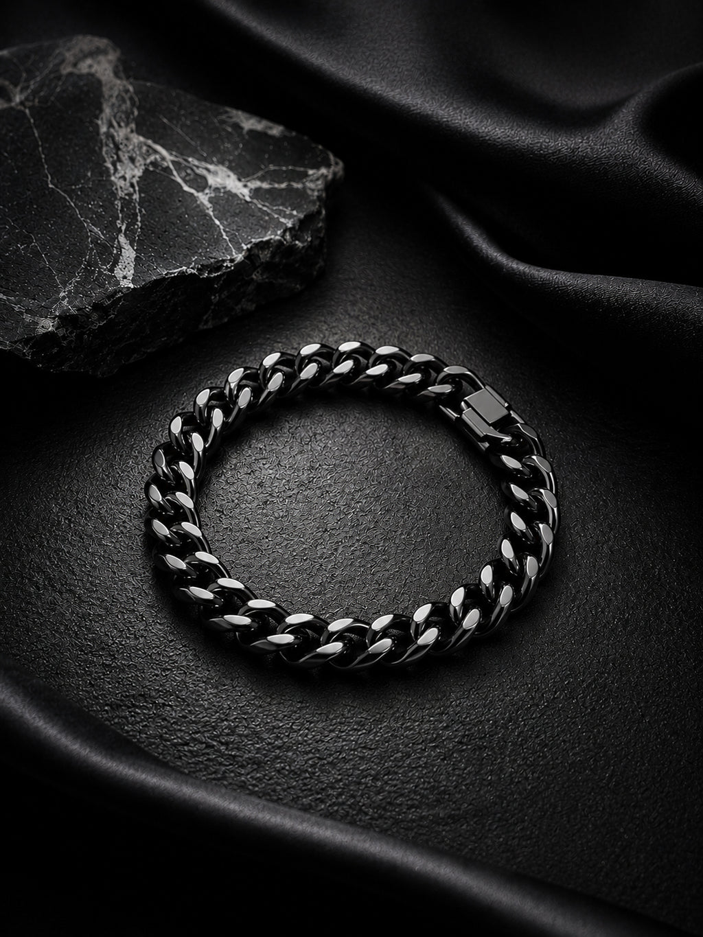 Black Plated Anti Tarnish Waterproof Curb Bracelet