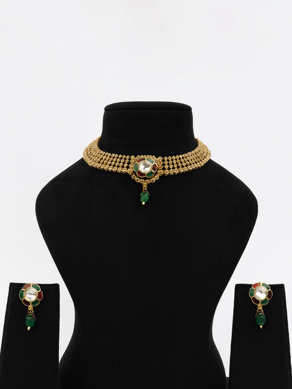 Aanura Elegant Kundan Choker Necklace with Earrings