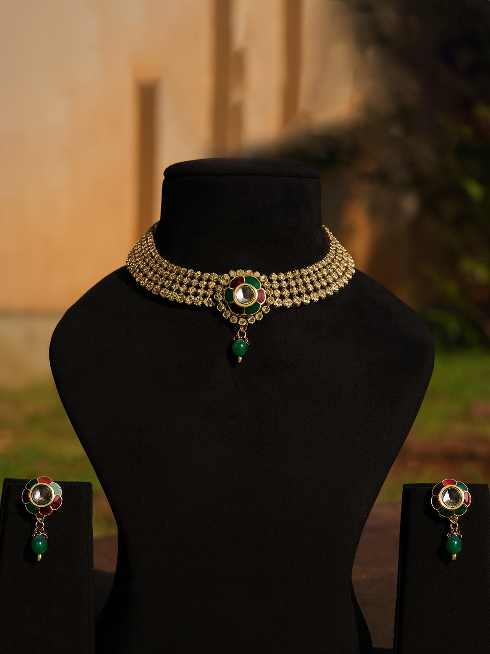 Aanura Elegant Kundan Choker Necklace with Earrings