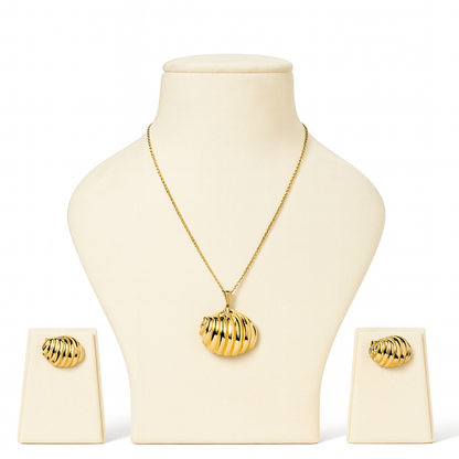 Aanura Gold Shell Necklace & Earrings Set