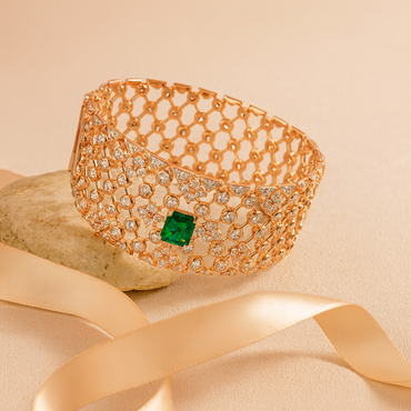 Aanura Emerald Glow Rose Bracelet