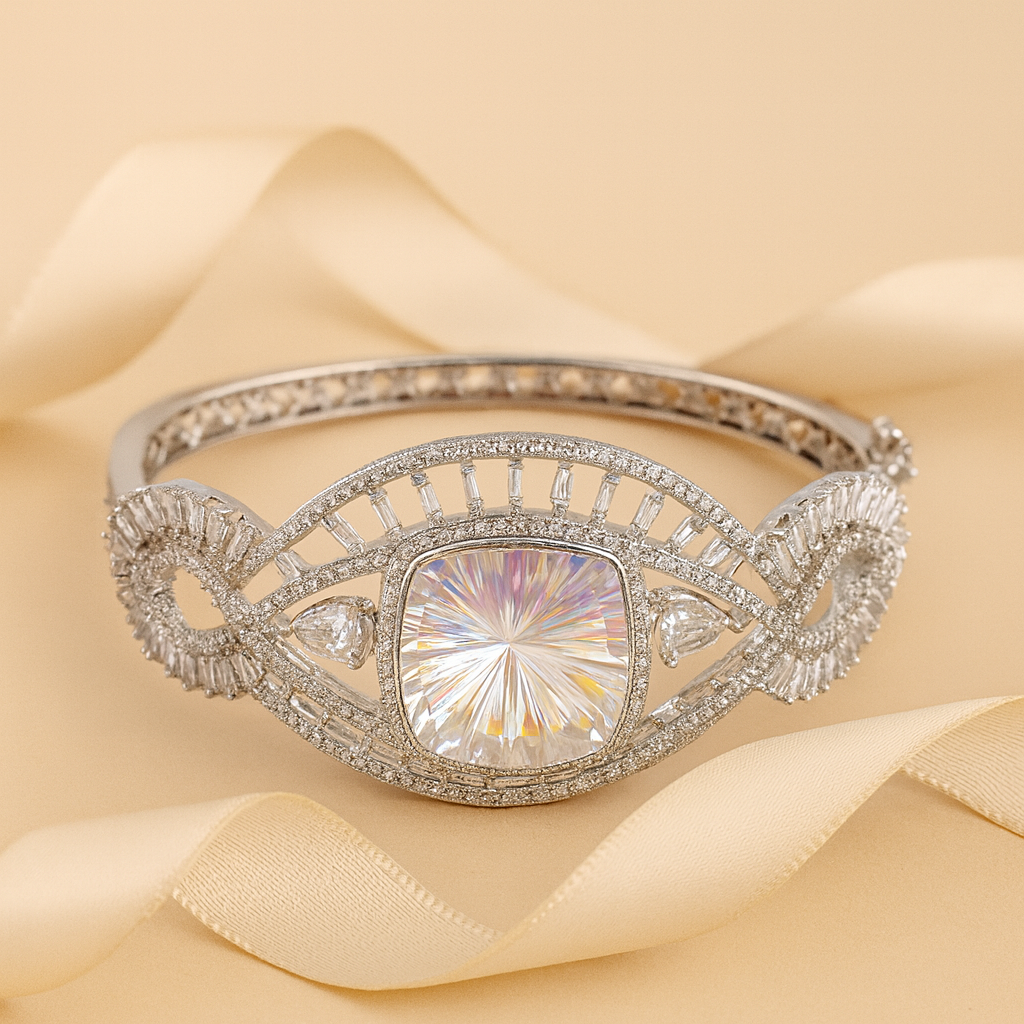 Aanura Emerald Royale Gold Bracelet