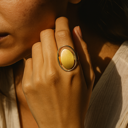 Aanura Bold Oval Circle Ring – Gold Statement
