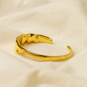 Aanura Gold Textured Minimalist Bracelet