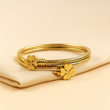 Aanura Four-Leaf Clover Gold Coil Bracelet