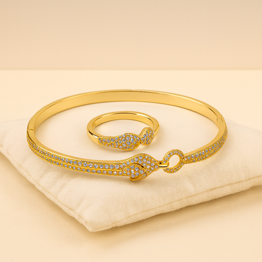 Aanura Gold Panther Head Crystal Bracelet
