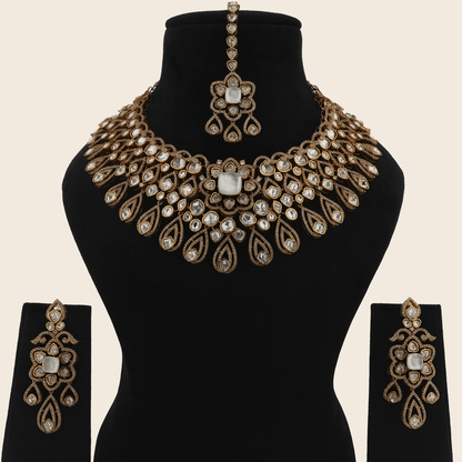 Aanura Bridal Emerald Kundan Necklace with Tikka Set