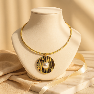 Aurelia Gold Choker with Pearl & Pendant