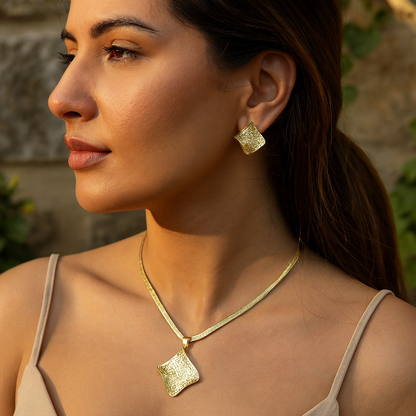 Aanura Golden Textured Wave Necklace & Earrings Set