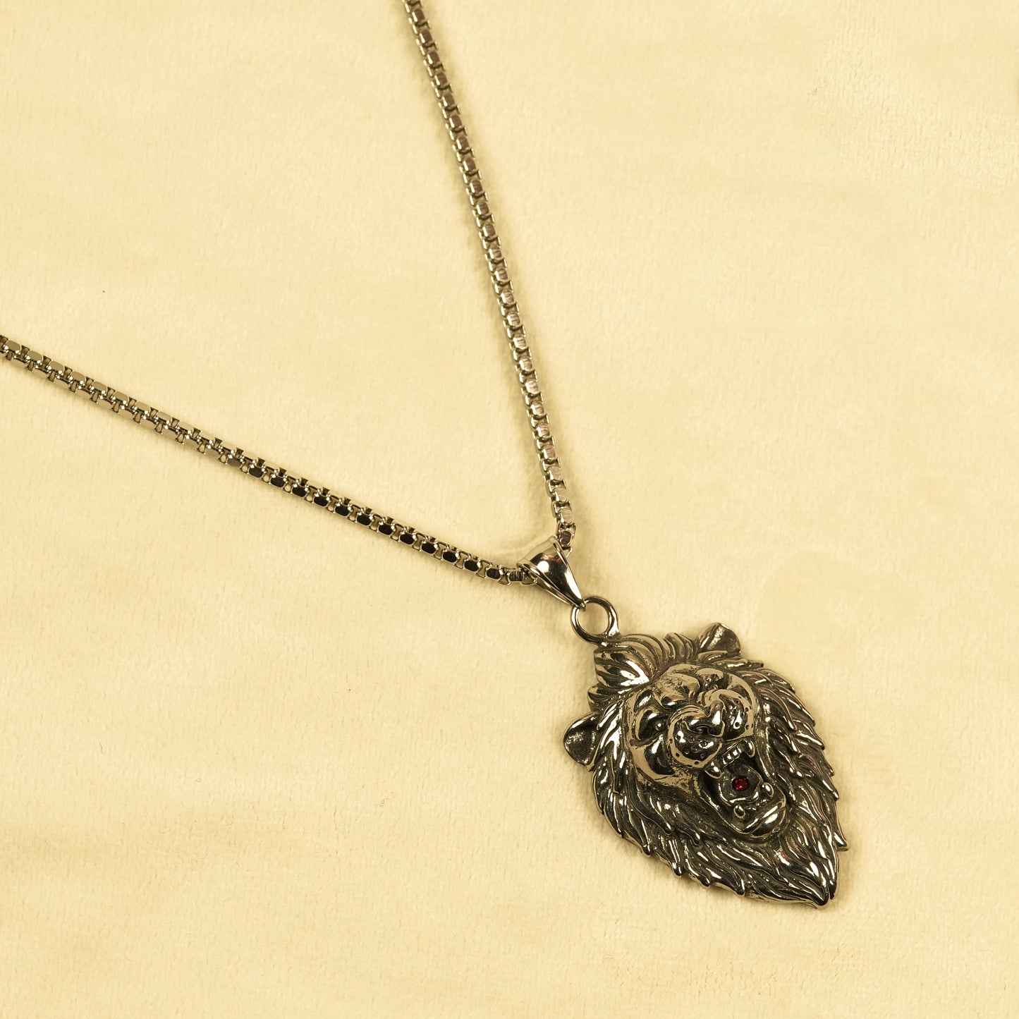 Aanura Silver Lion Pendant Chain For Men