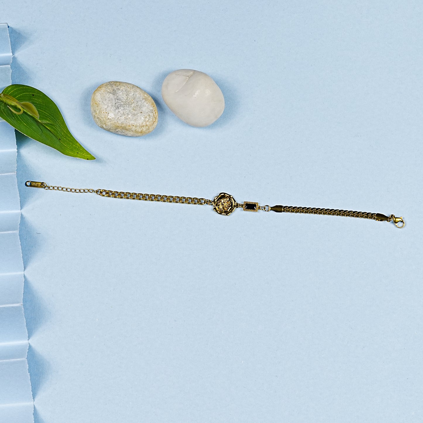 Aanura Half-Link Adjustable Gold Bracelet