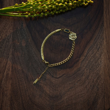 Aanura Half-Link Adjustable Gold Bracelet