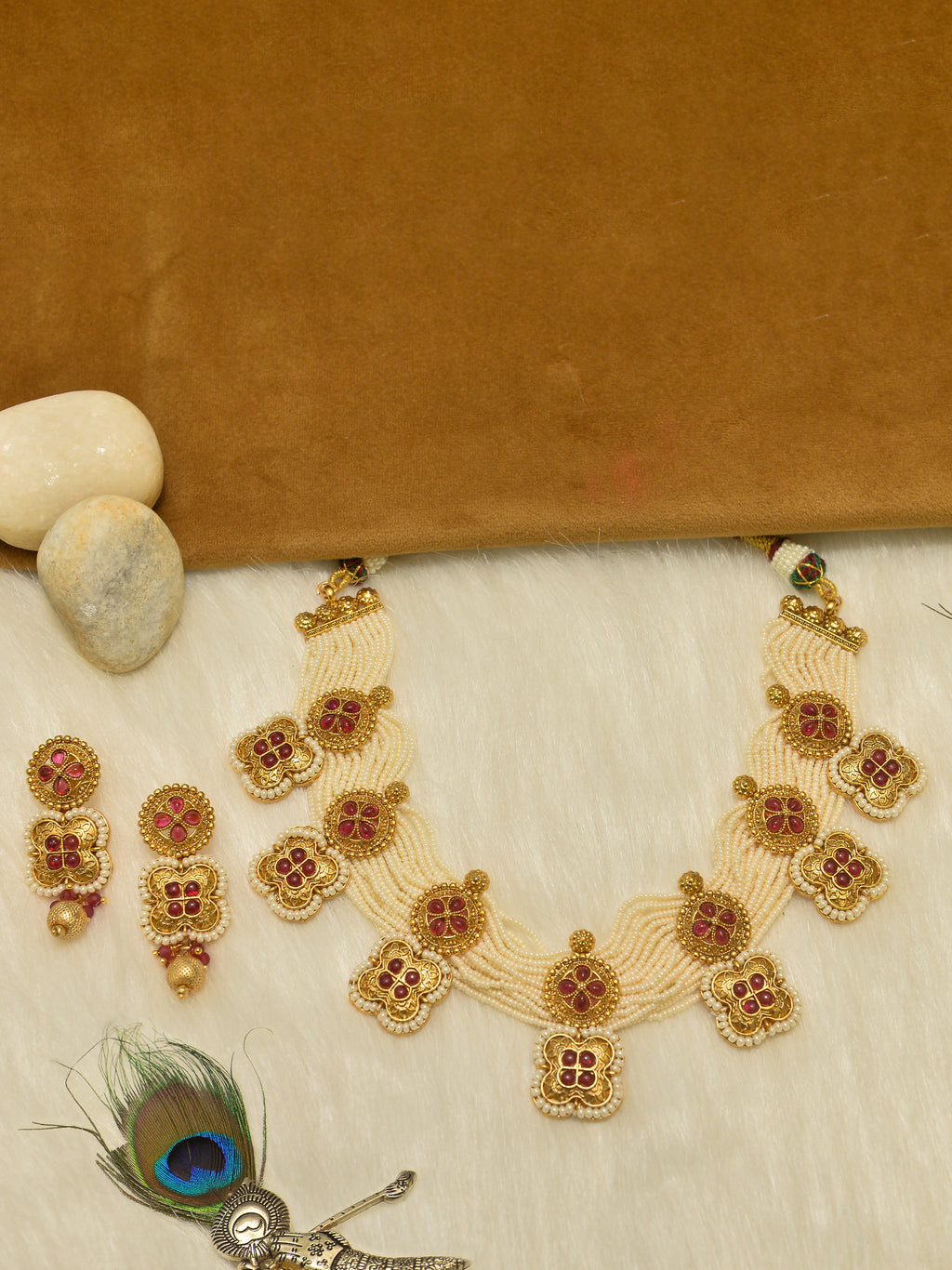 Aanura White Beaded Kundan Choker Necklace with Motifs