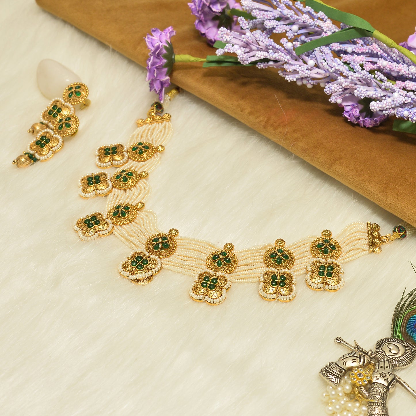 Aanura White Beaded Kundan Choker Necklace with Motifs