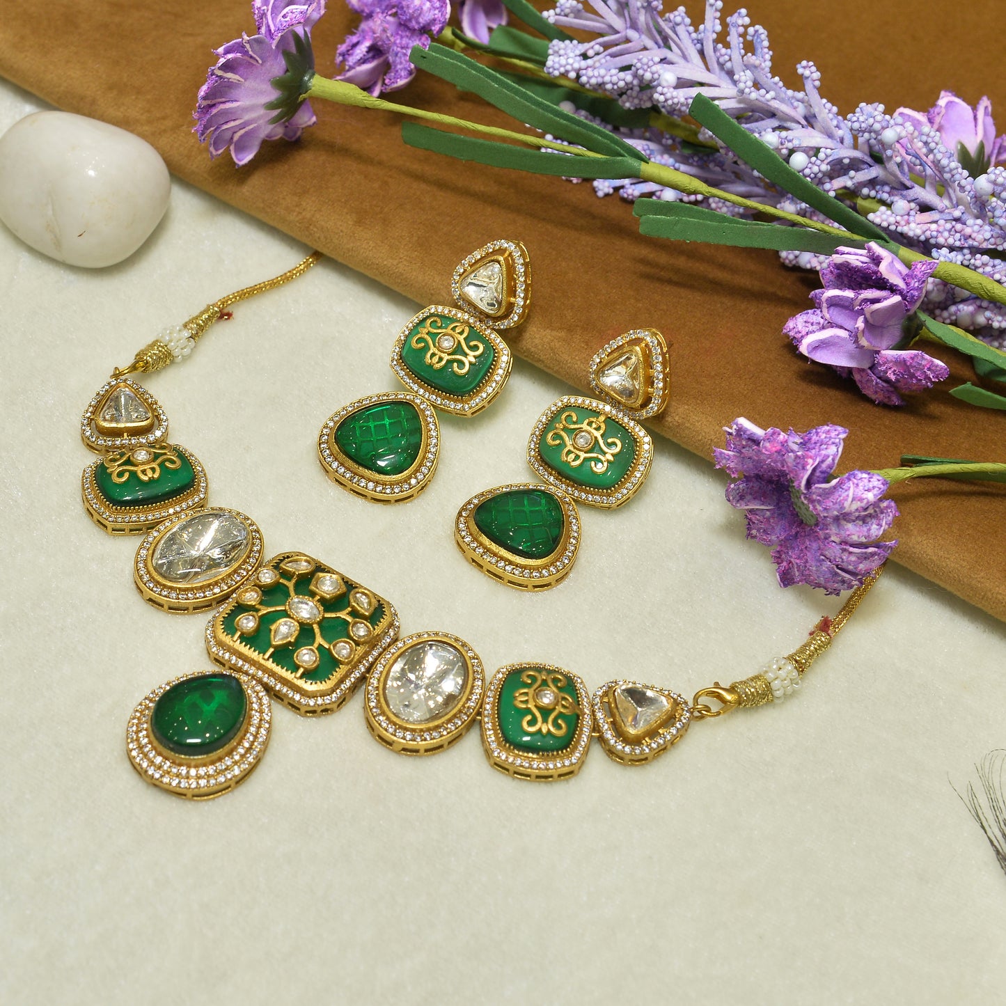 Aanura Kundan Choker Necklace with Teardrop Pendant