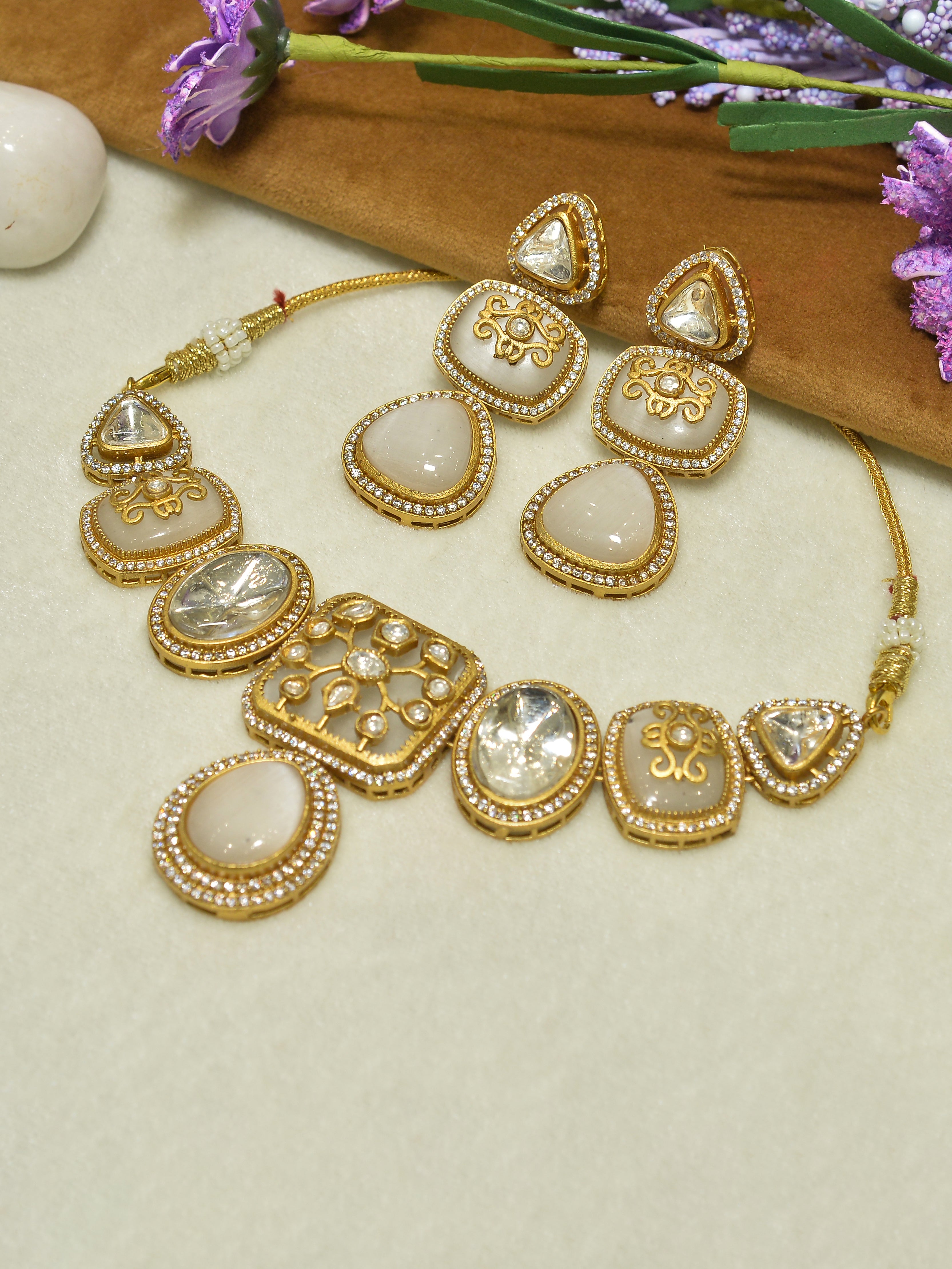 Aanura Kundan Choker Necklace with Teardrop Pendant