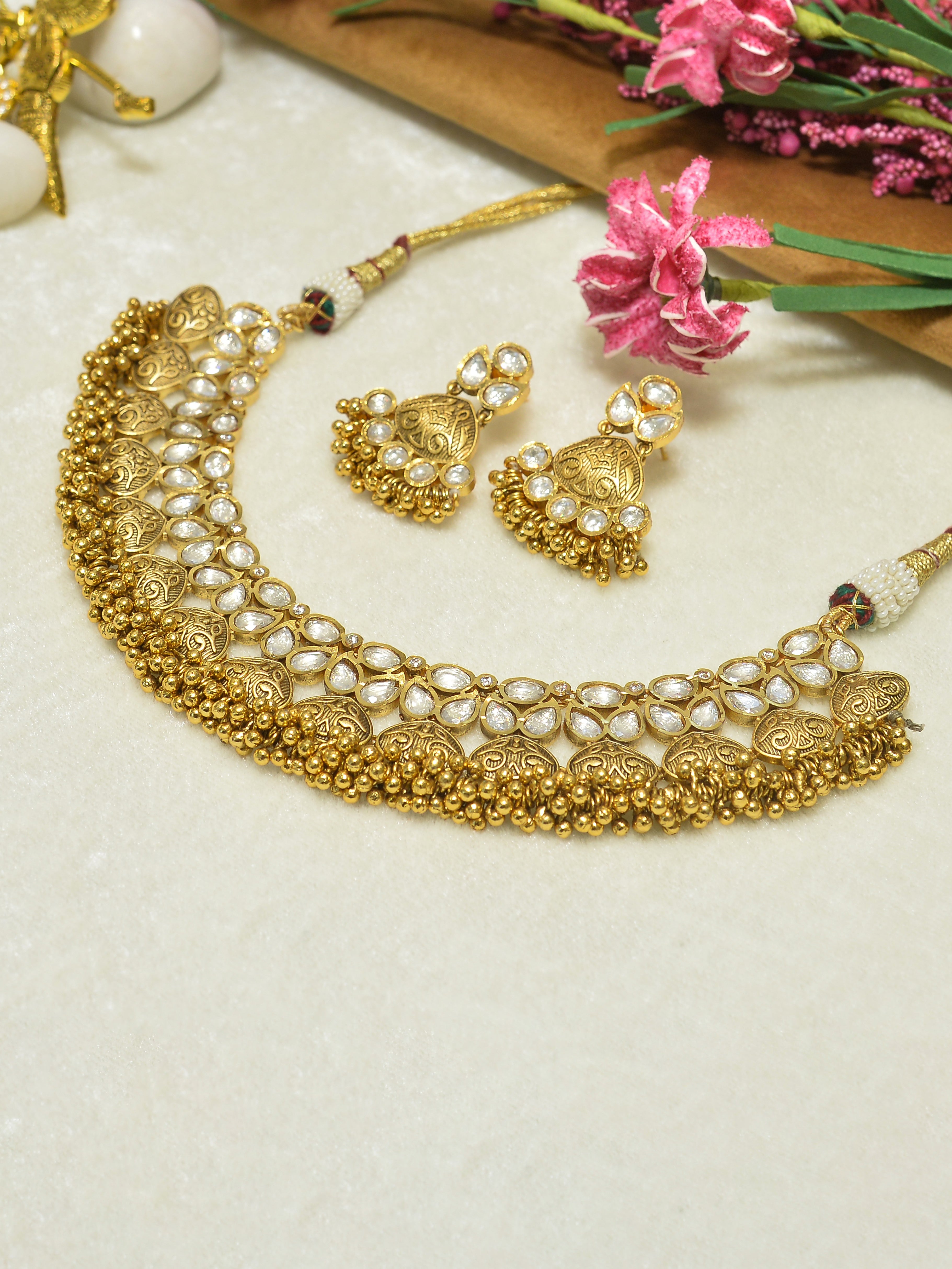 Aanura Antique Gold Kundan Choker Necklace Set