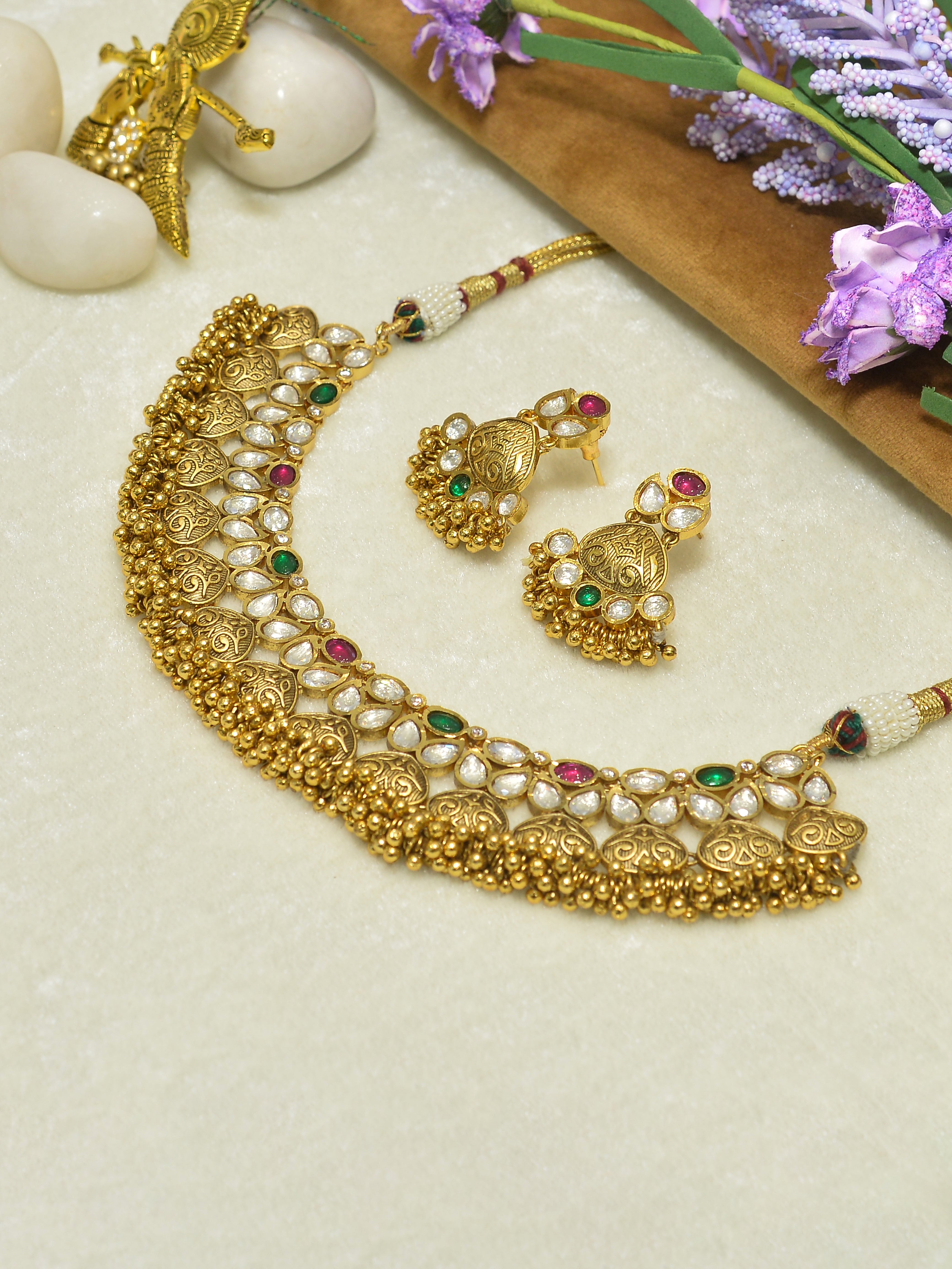 Aanura Antique Gold Kundan Choker Necklace Set