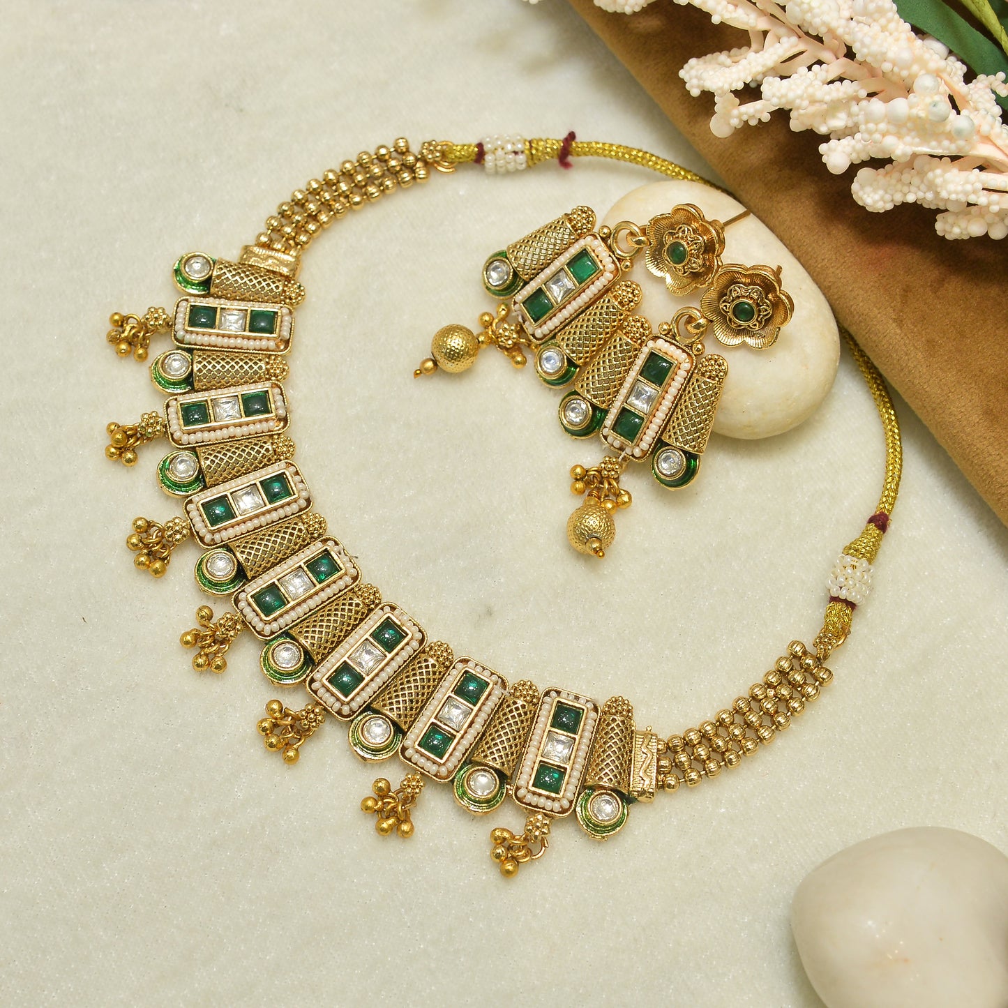 Aanura Antique Green Kundan Choker Necklace Set