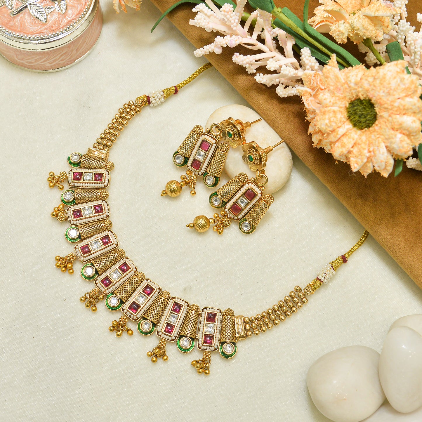 Aanura Antique Green Kundan Choker Necklace Set