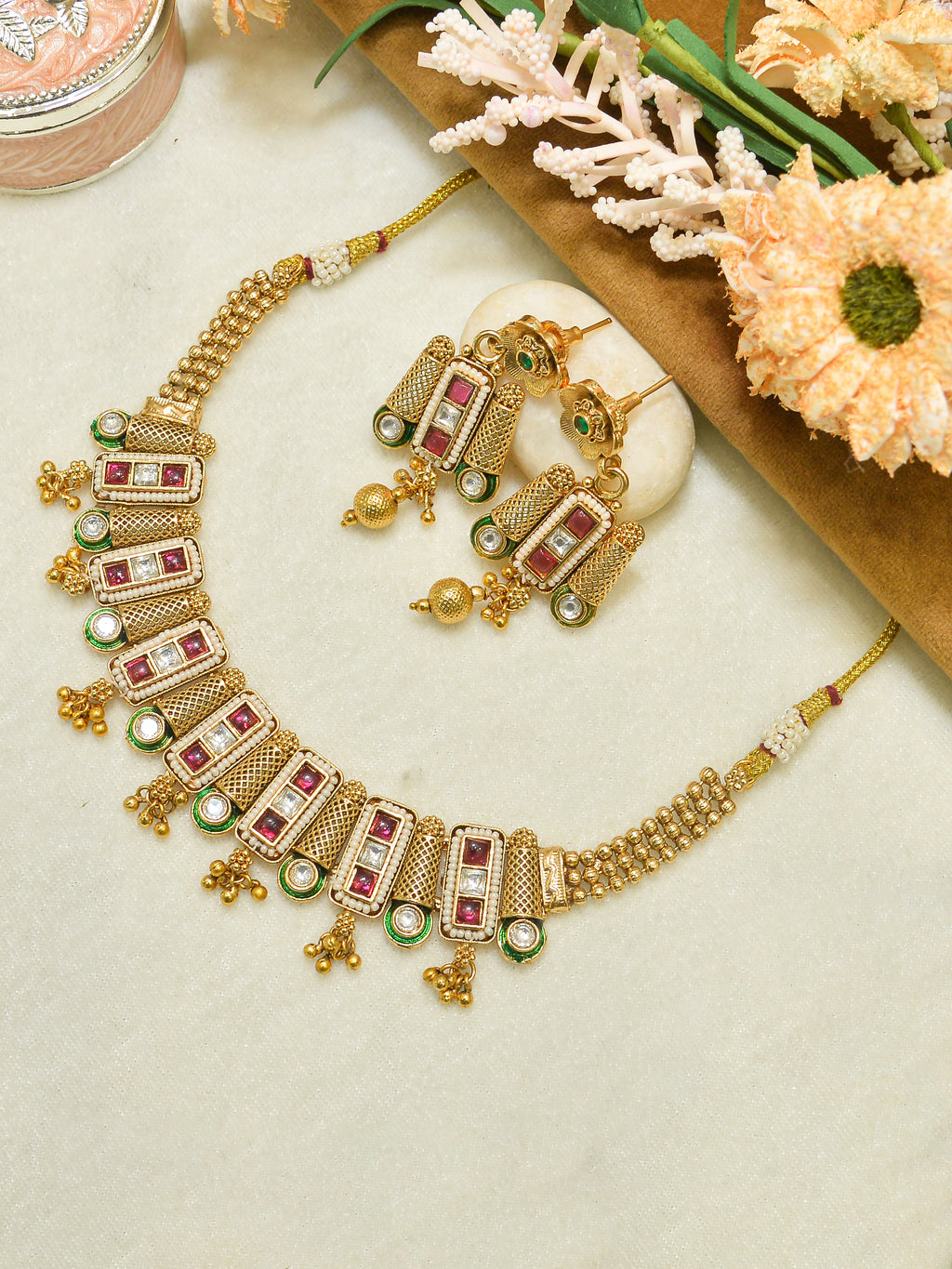 Aanura Antique Green Kundan Choker Necklace Set