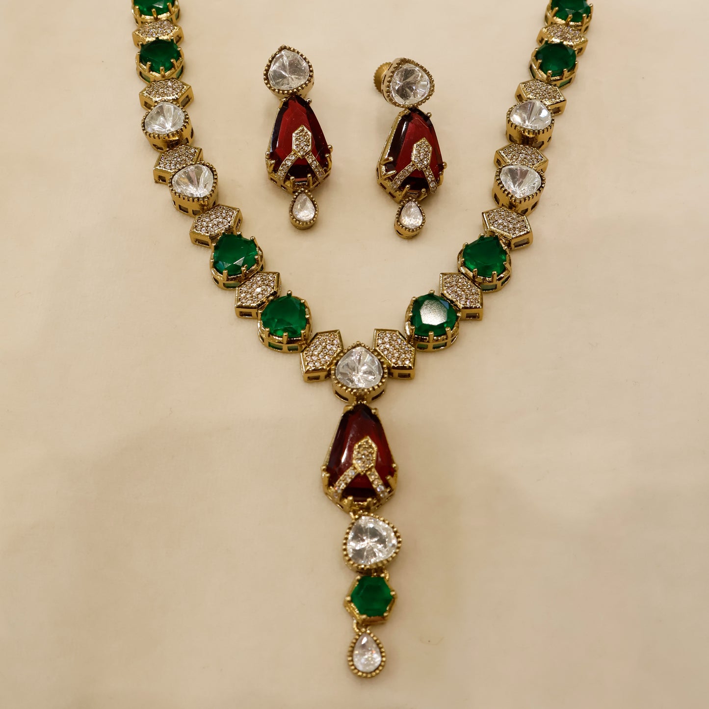 Aanura Green Drop Stone Necklace Set