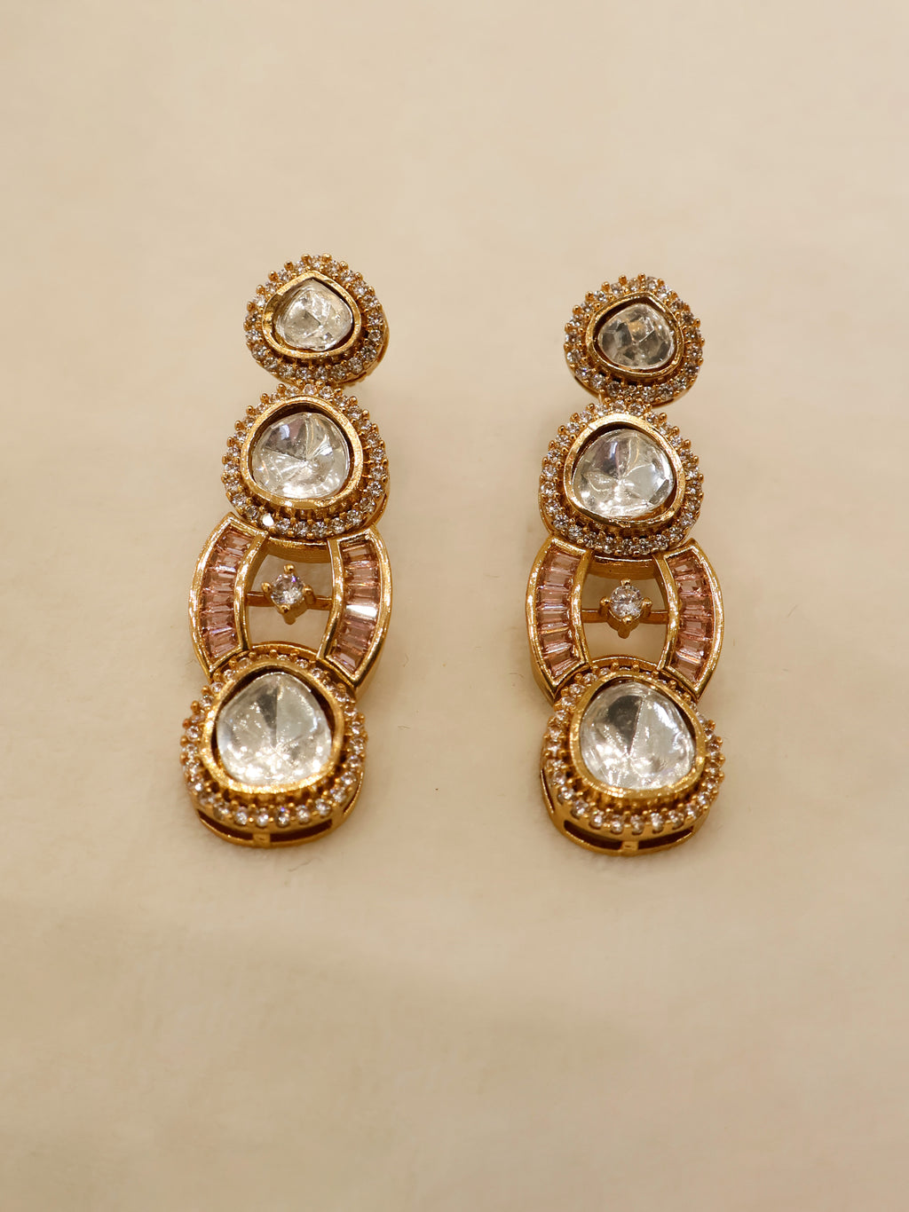 Aanura Oval Kundan Linked Necklace & Earrings