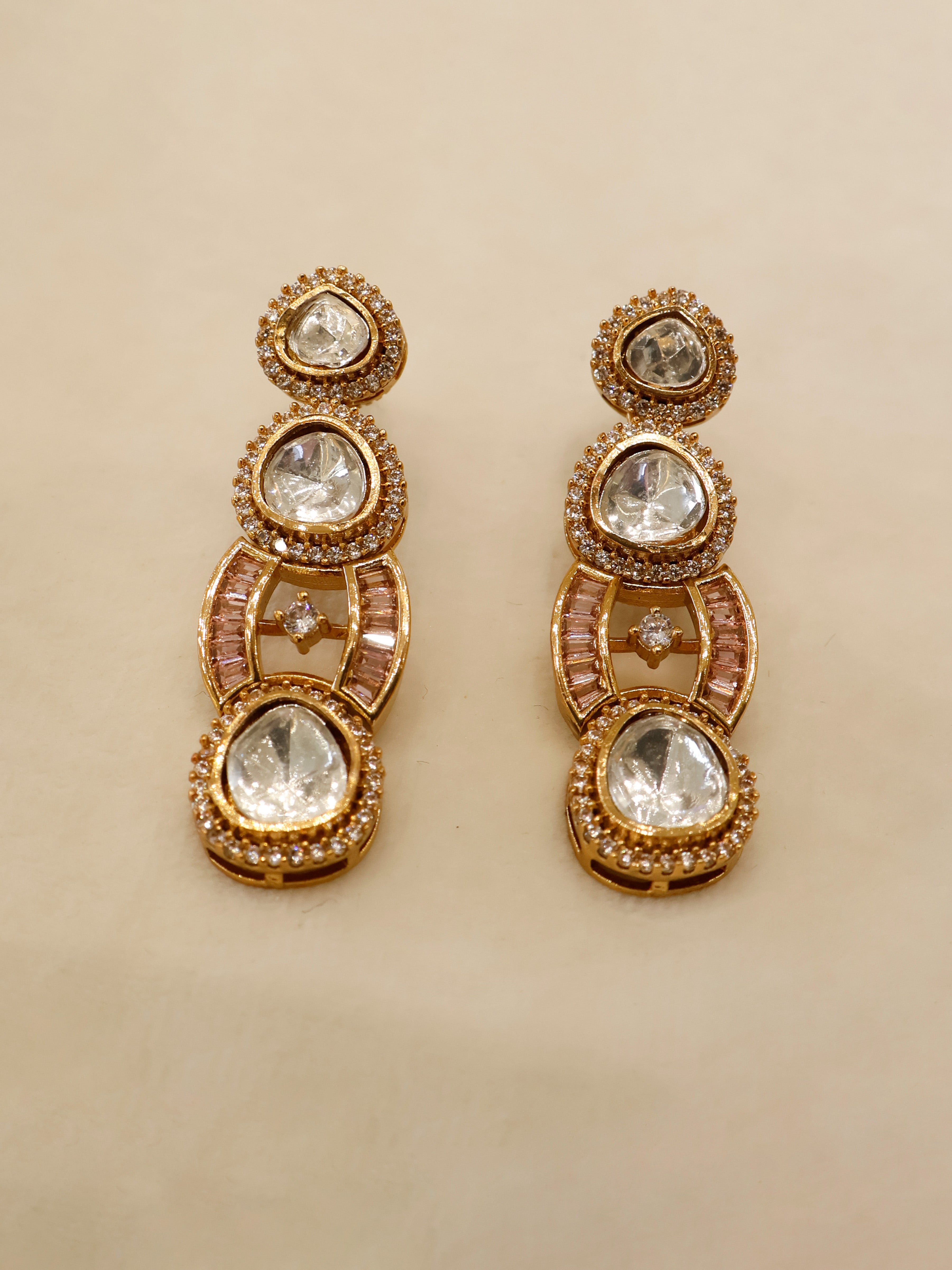 Aanura Oval Kundan Linked Necklace & Earrings