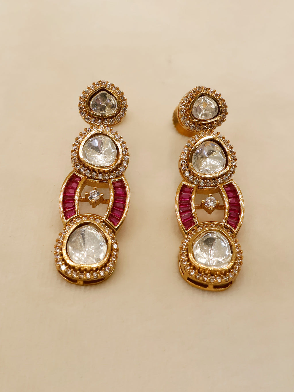 Aanura Oval Kundan Linked Necklace & Earrings