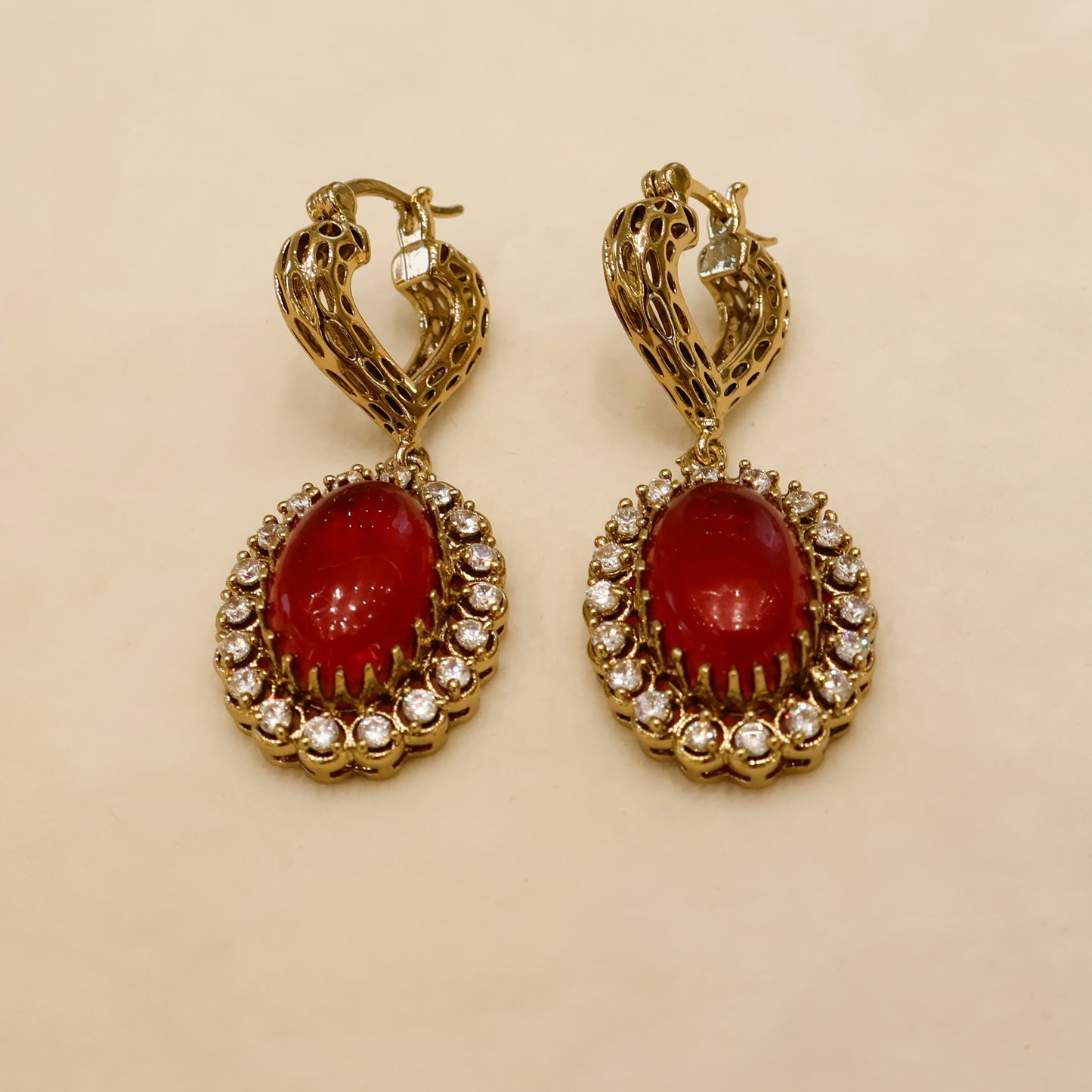 Aanura Pink Stone Eagle Motif Necklace Set