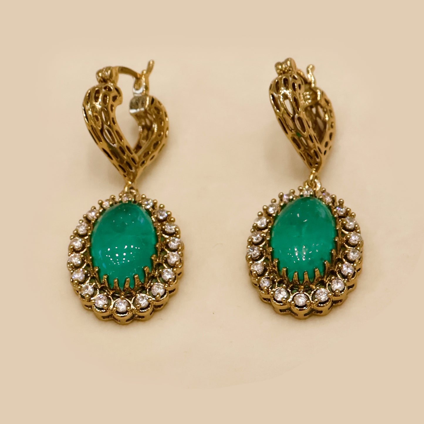 Aanura Pink Stone Eagle Motif Necklace Set