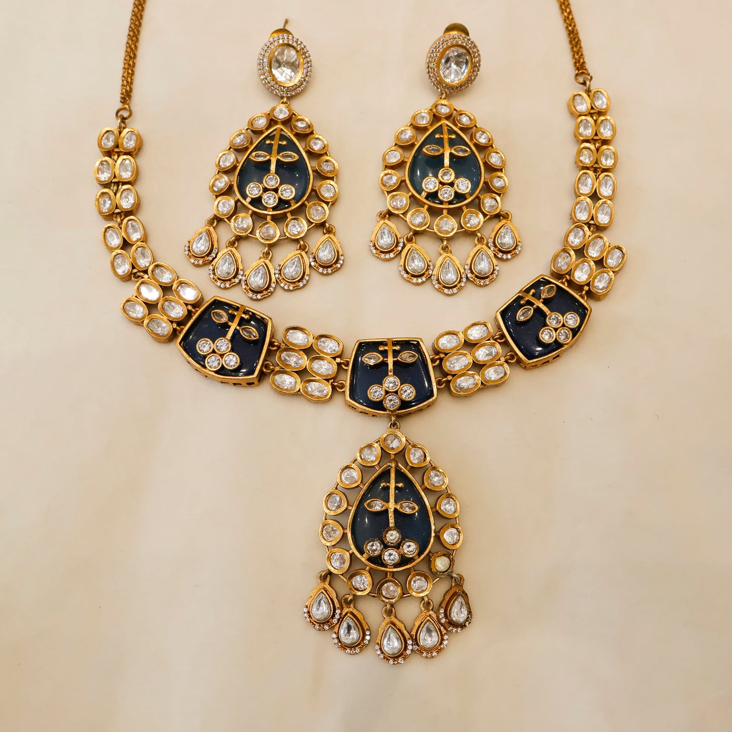 Aanura Green Kundan Pendant Necklace & Earrings Set