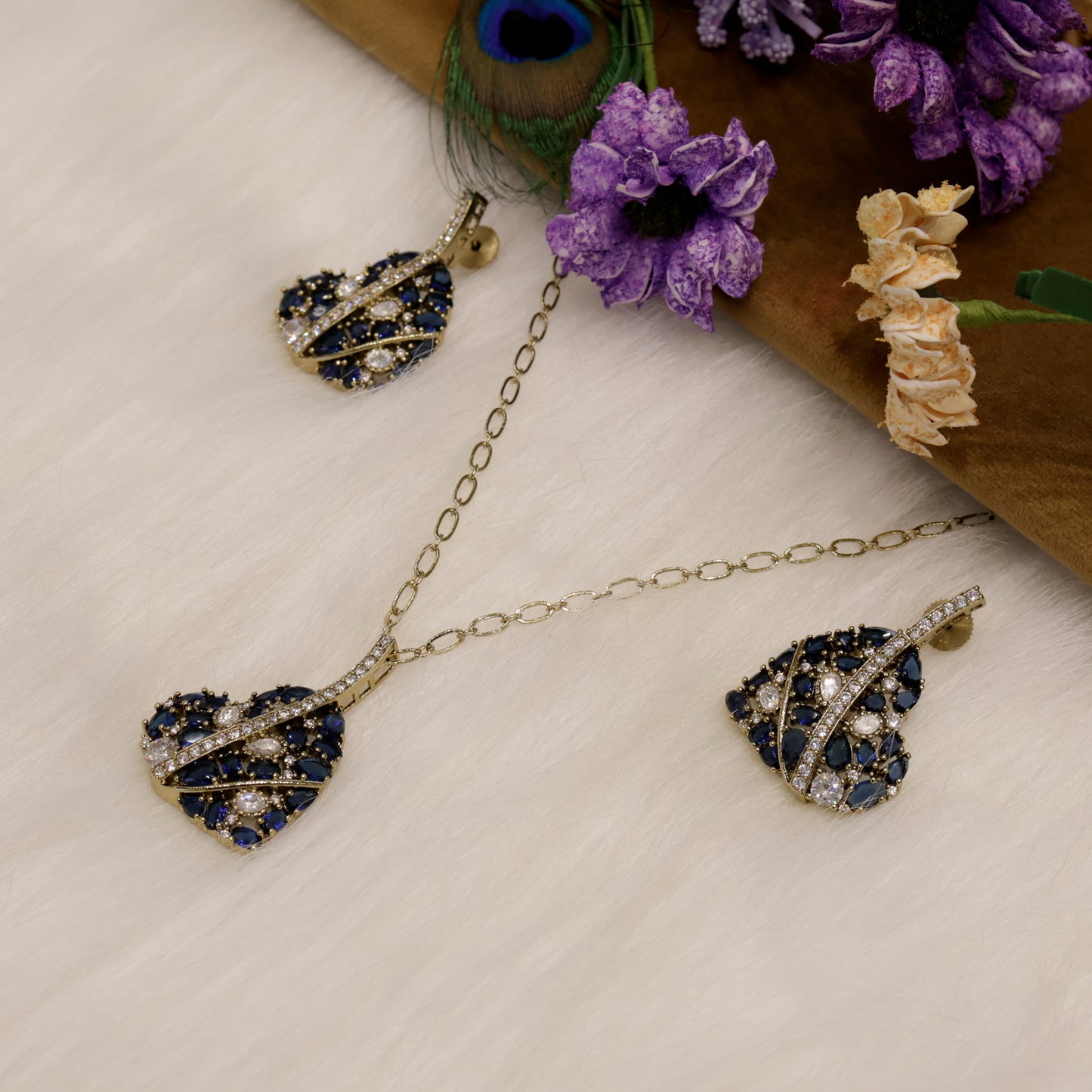 Aanura Green Leaf Pendant Necklace & Earrings