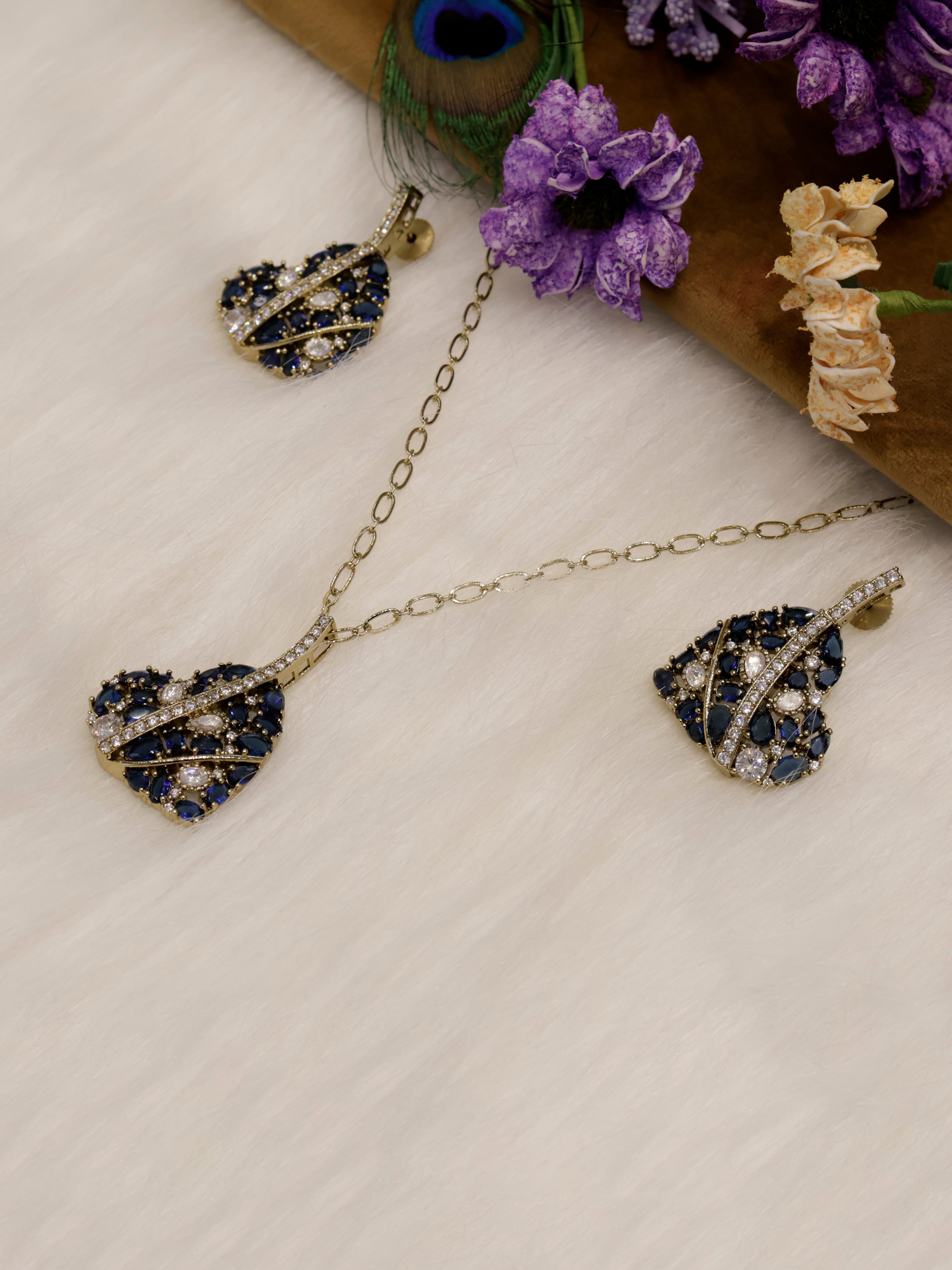 Aanura Green Leaf Pendant Necklace & Earrings