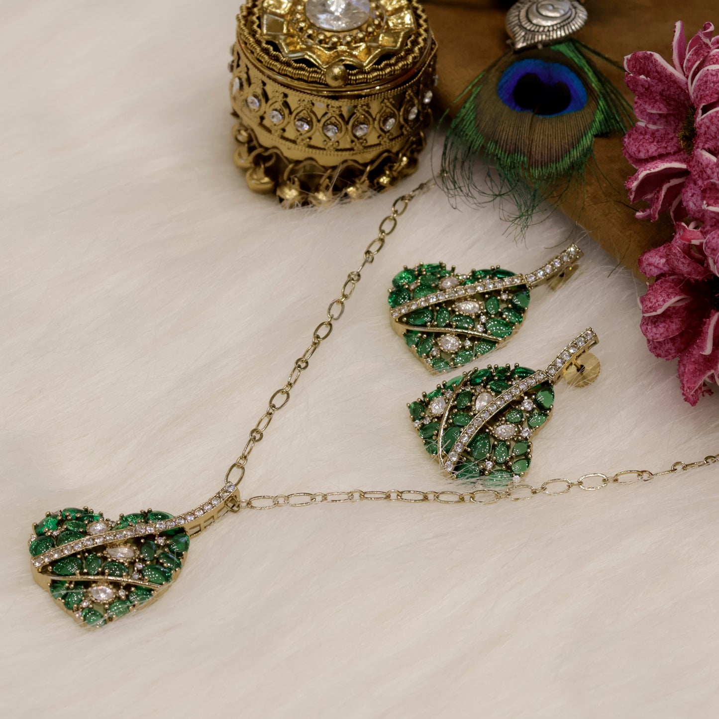 Aanura Green Leaf Pendant Necklace & Earrings