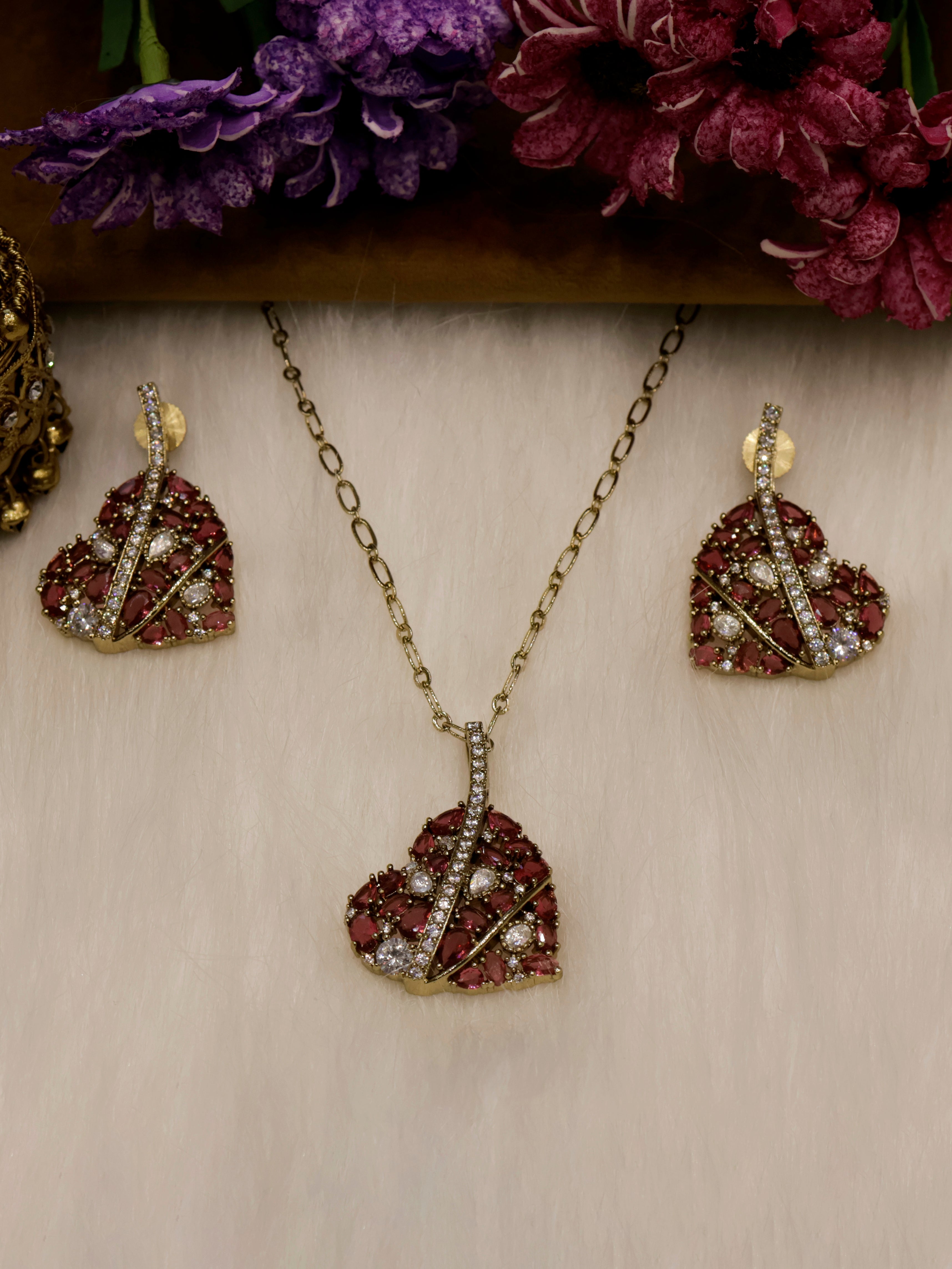 Aanura Green Leaf Pendant Necklace & Earrings