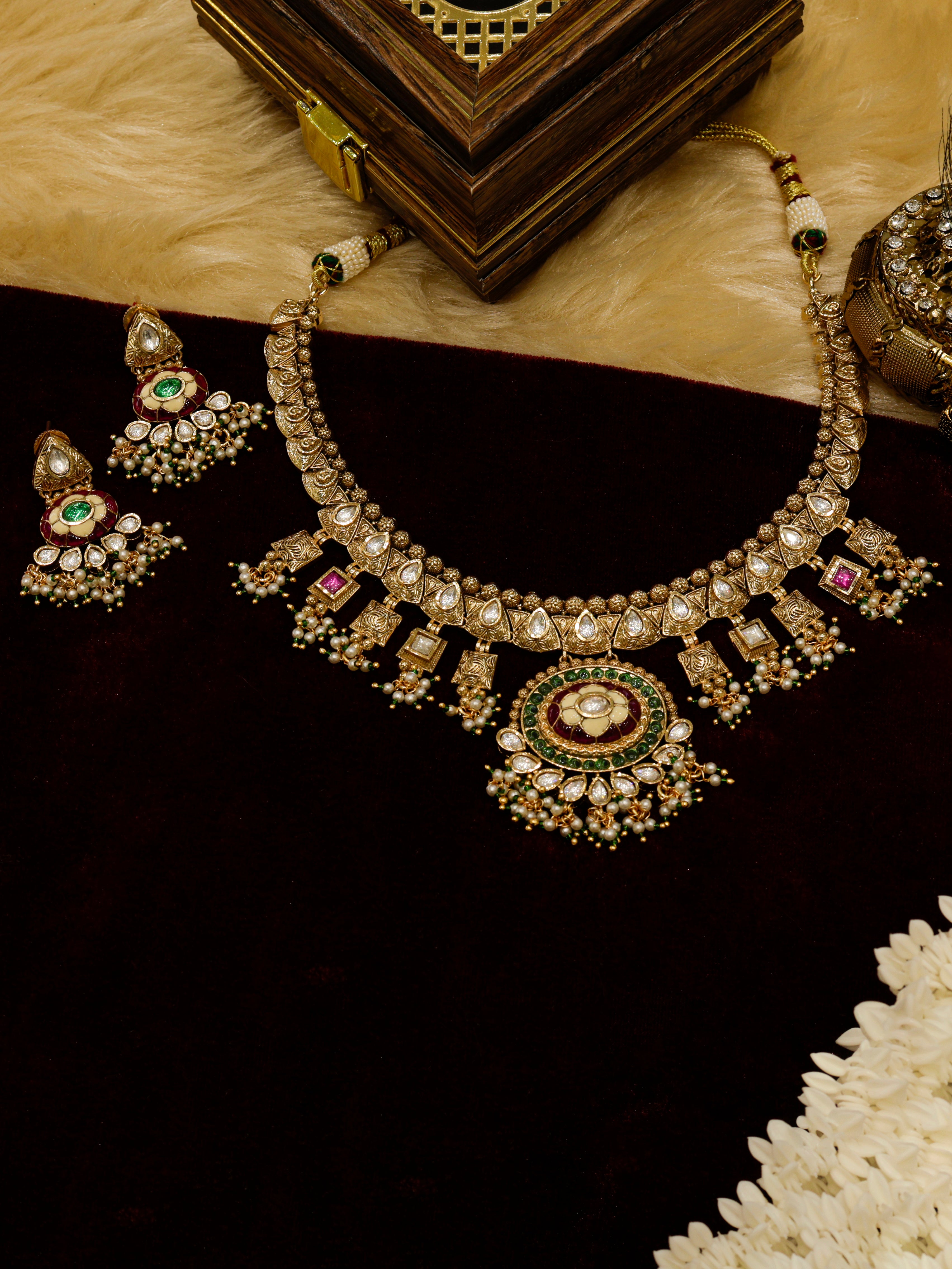 Aanura Royal Antique Choker Necklace with Earrings