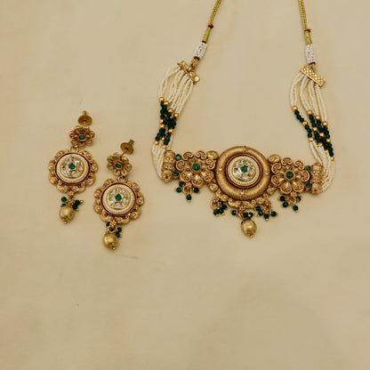Aanura Antique Circular Kundan Choker Necklace Set