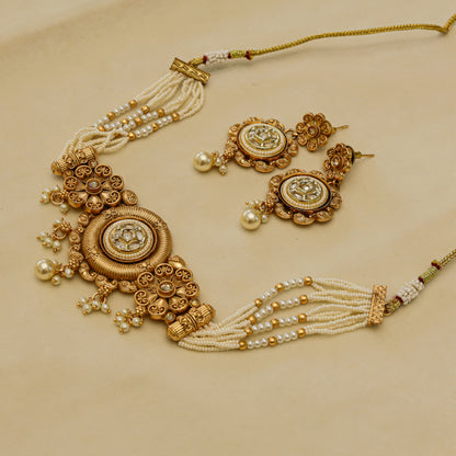 Aanura Antique Circular Kundan Choker Necklace Set