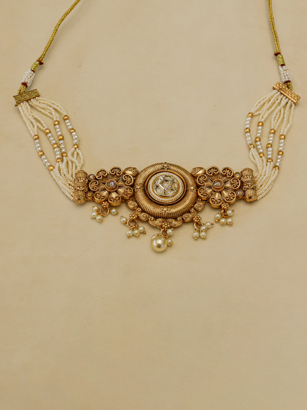 Aanura Antique Circular Kundan Choker Necklace Set