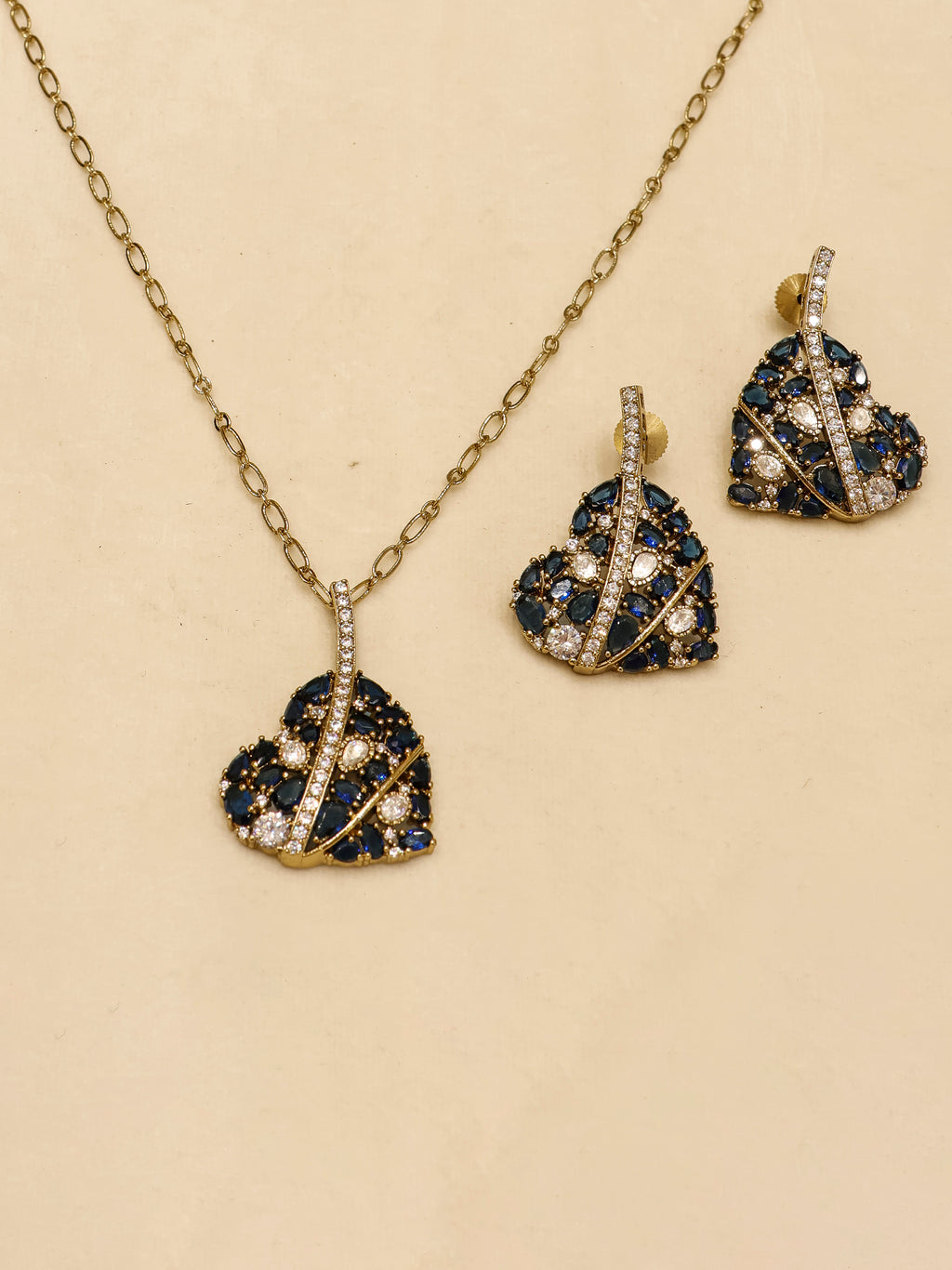 Aanura Green Leaf Pendant Necklace & Earrings